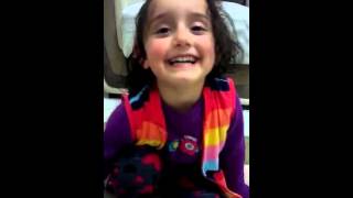 Küçük Kızdan Istiklal Marşı