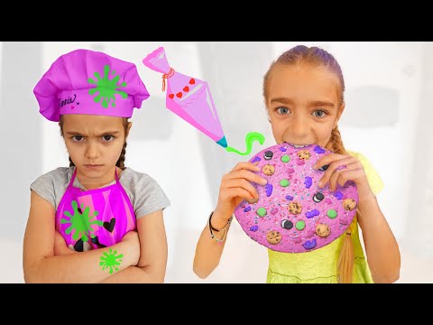 Gisele y Claudia decoran galletas para merendar Las Ratitas videos for kids