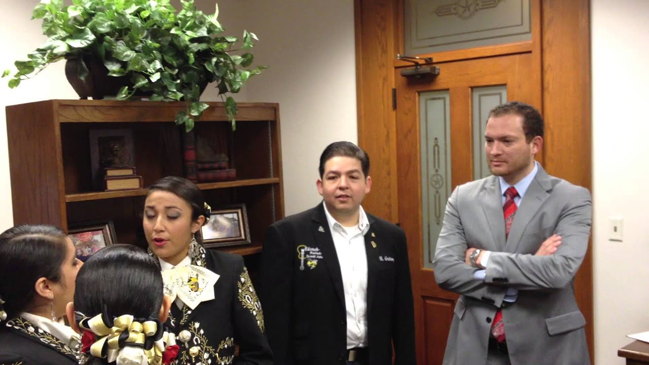 Edcouch Elsa ISD Mariachi Azteca Performs For Rep Longoria YouTube