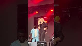 Hadise - Biz Burdayız (Martı Festivali - 18 Haziran 2023) Resimi