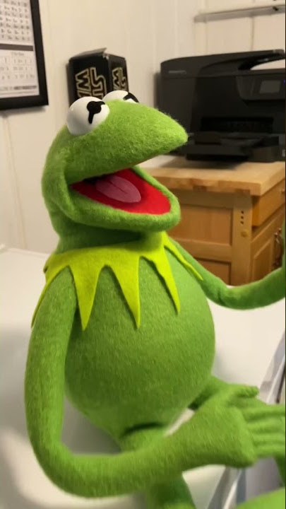Master Replicas Kermit the Frog Photo Puppet from the Muppets