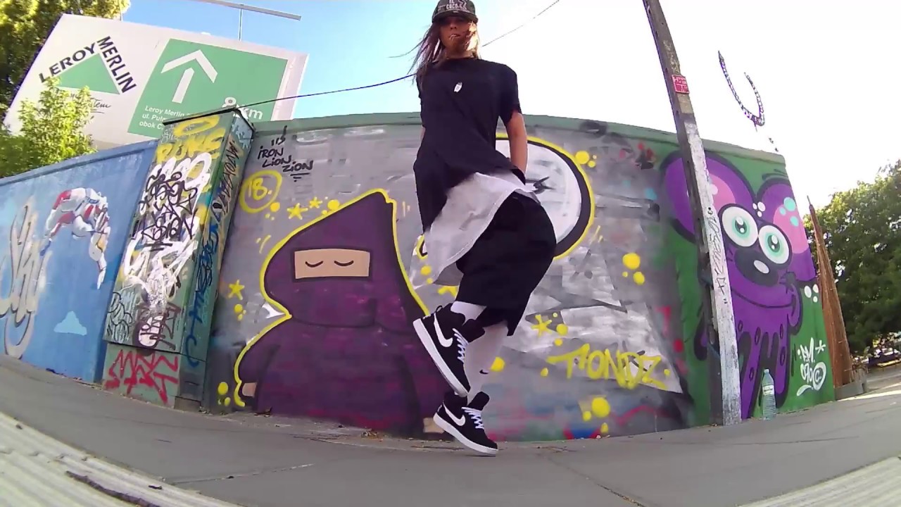 C-walk or die Anika313 to Snoop Dogg