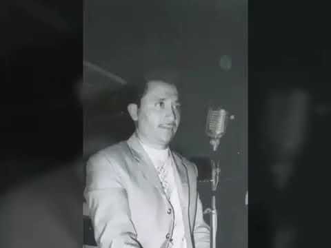 هو الحبيب المنشد الأستاذ عبد المهيمن أبو الورد جميل جدا