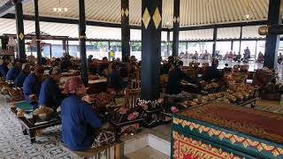 Mendengar Suara Gamelan Kraton Yang Bikin Mrinding