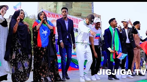 Ahmed Eeshcalaa iyo Idil Ayruush Heesta Soomaali wayn