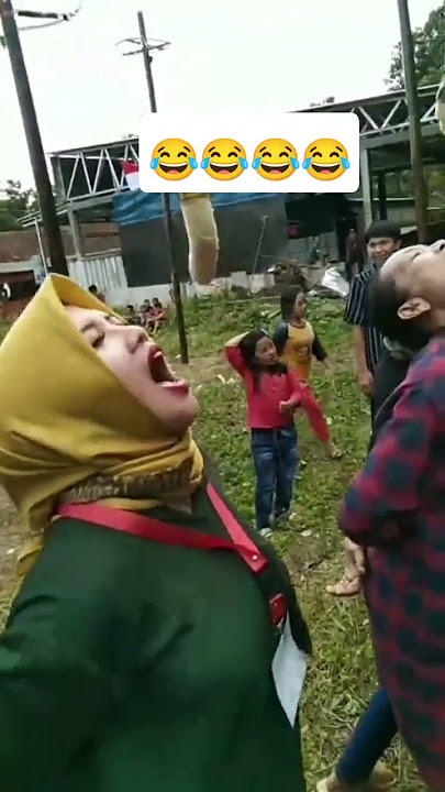 Lomba makan pisang