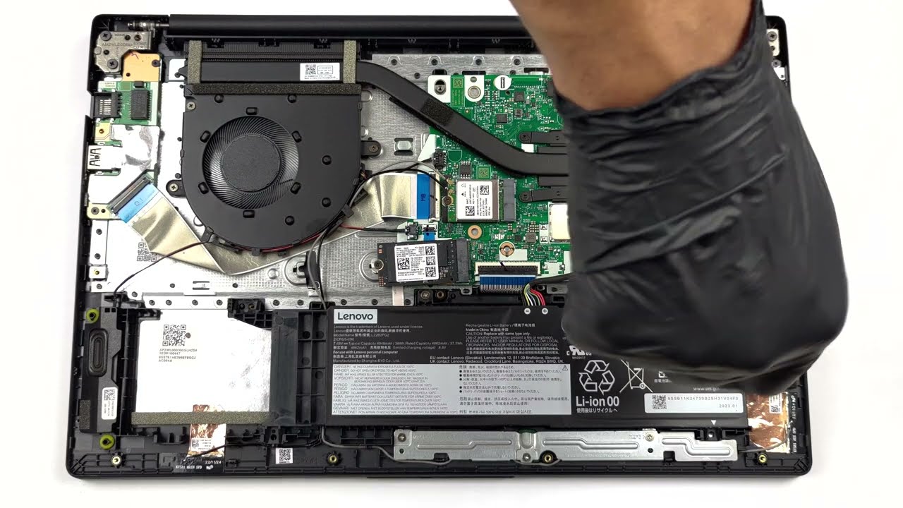 Lenovo V15 Gen 4の開封方法 - 分解とアップグレードオプション