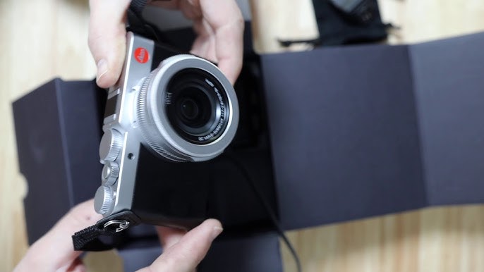 Unboxing the Leica D-Lux 7 007 Edition 