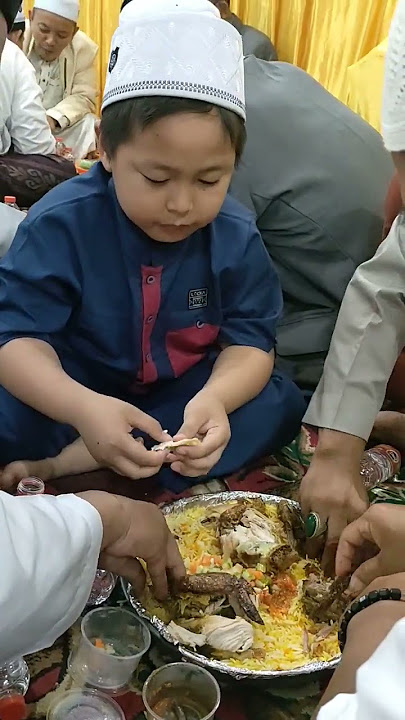 Moment Setelah Maulid Nabi ! Makan Nasi Kebuli Bersama Sama