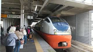 JR新青森駅に入線する特急つがる1号 (2022/10/22)