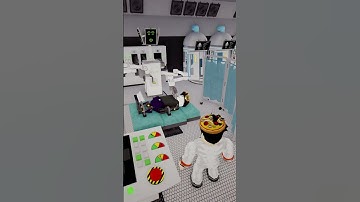 Bro took ONE biology class 🤓 #robloxfunnymoments