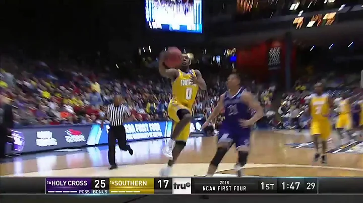 Holy Cross vs. Southern: Christopher Hyder layup