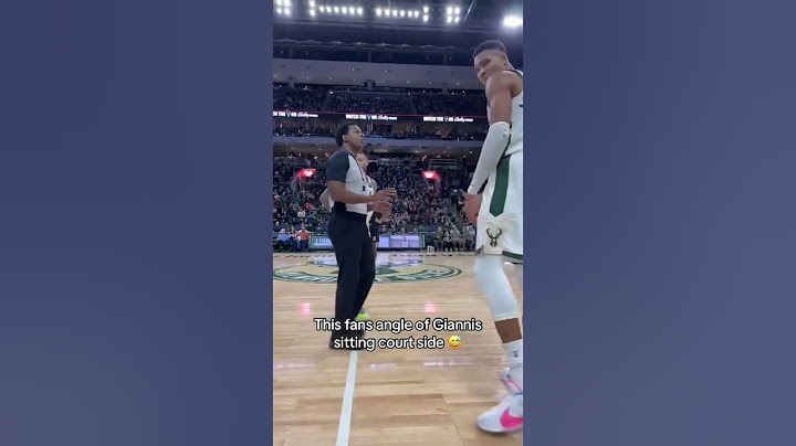 Giannis sat next to a fan courtside after ejection. (via scoomer12, kamrinsims/ig) #shorts