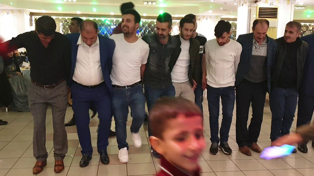 XİYAN AŞİRETİ XERZIKA KÖYÜ DÜĞÜNÜ HALAY BAŞINDA EFSANE FİGÜRLER