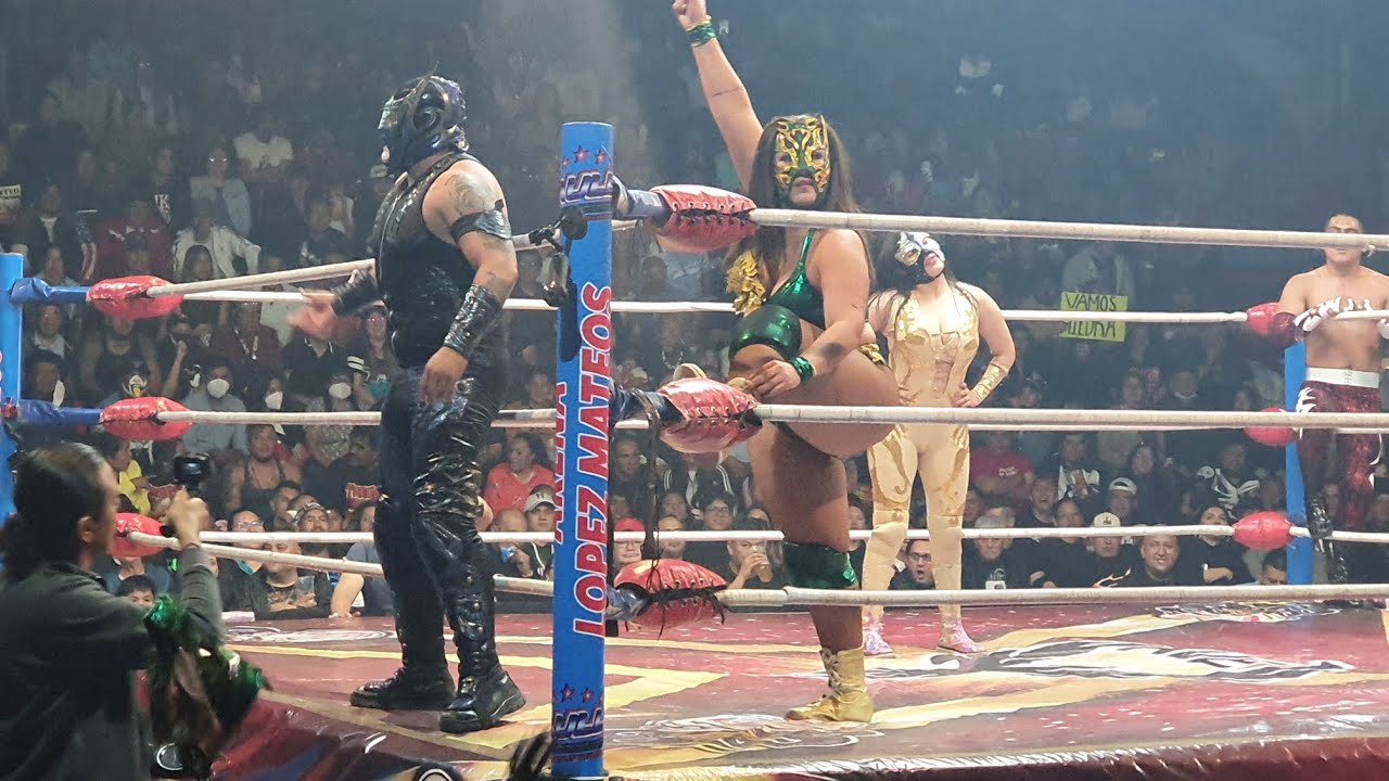 Hiedra/Abismo Negro Jr vs Reina Dorada/Cometa
