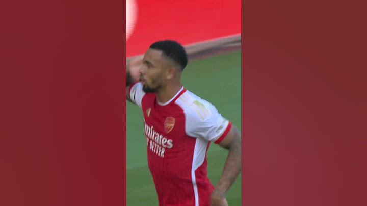 Gabriel Jesus scores on the break against Manchester United!