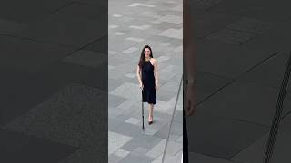 A woman with one leg walking beautifully#amp #oneleg #ootd #shortvideo #fashion #amputee