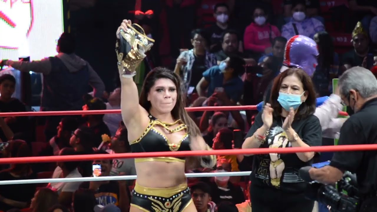 ¡REYNA ISIS pierde la máscara!