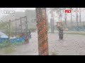 米克拉外圍環流影響 淡水通往淡江大橋道路水淹及膝封路