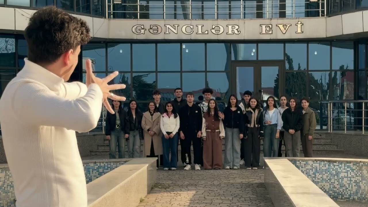 Gəl, birlikdə əylənərək yeni təcrübələr qazanaq.