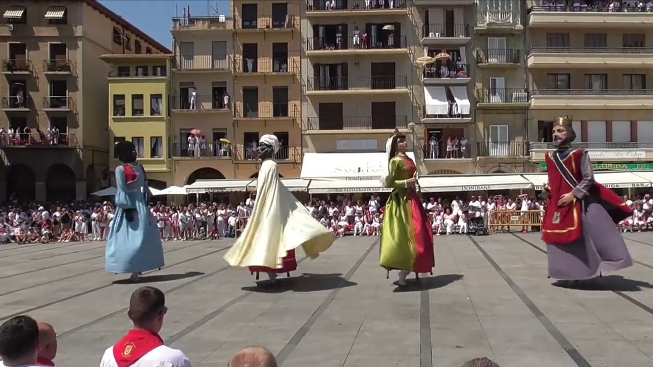 Gaiteros de Estella. Despedida de los gigantes de Estella, 2024. Vals Miranda de Arga