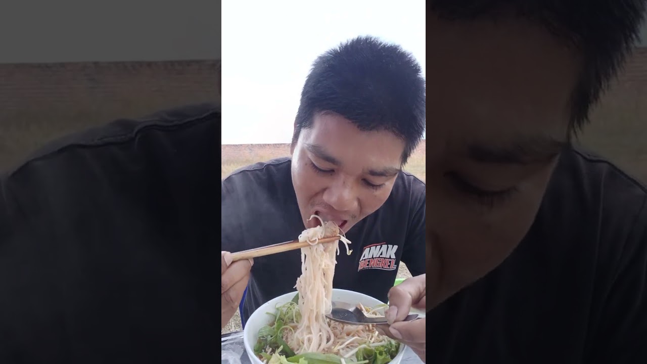 Thử thách ăn tô phở bò 1 phúc 59 gây 