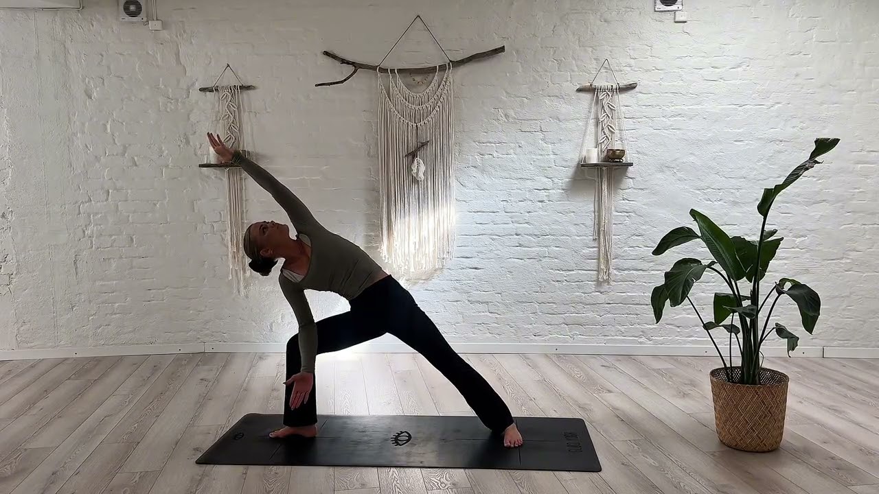 14 minute energizing morning flow 