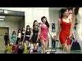 【最新好劇】特種女兵機場性感變裝,白皙長腿看呆全場!