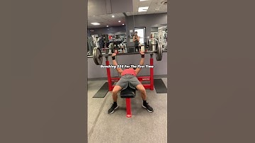 Benching 225 Vs 315 For The First Time #trending #fitness #shorts