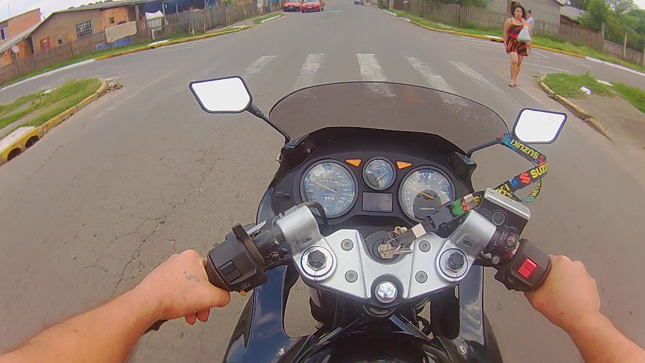 ACELERANDO SÓ O CANO GSX 750F 1996