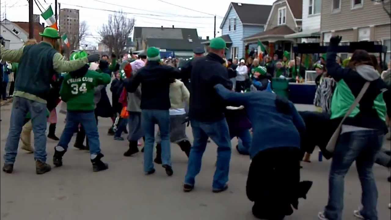 Harlem shake at first ward parade YouTube