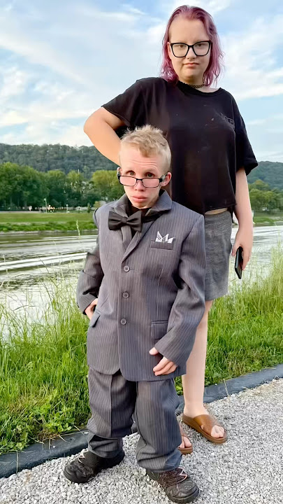 I took Dakota to prom! 🤣