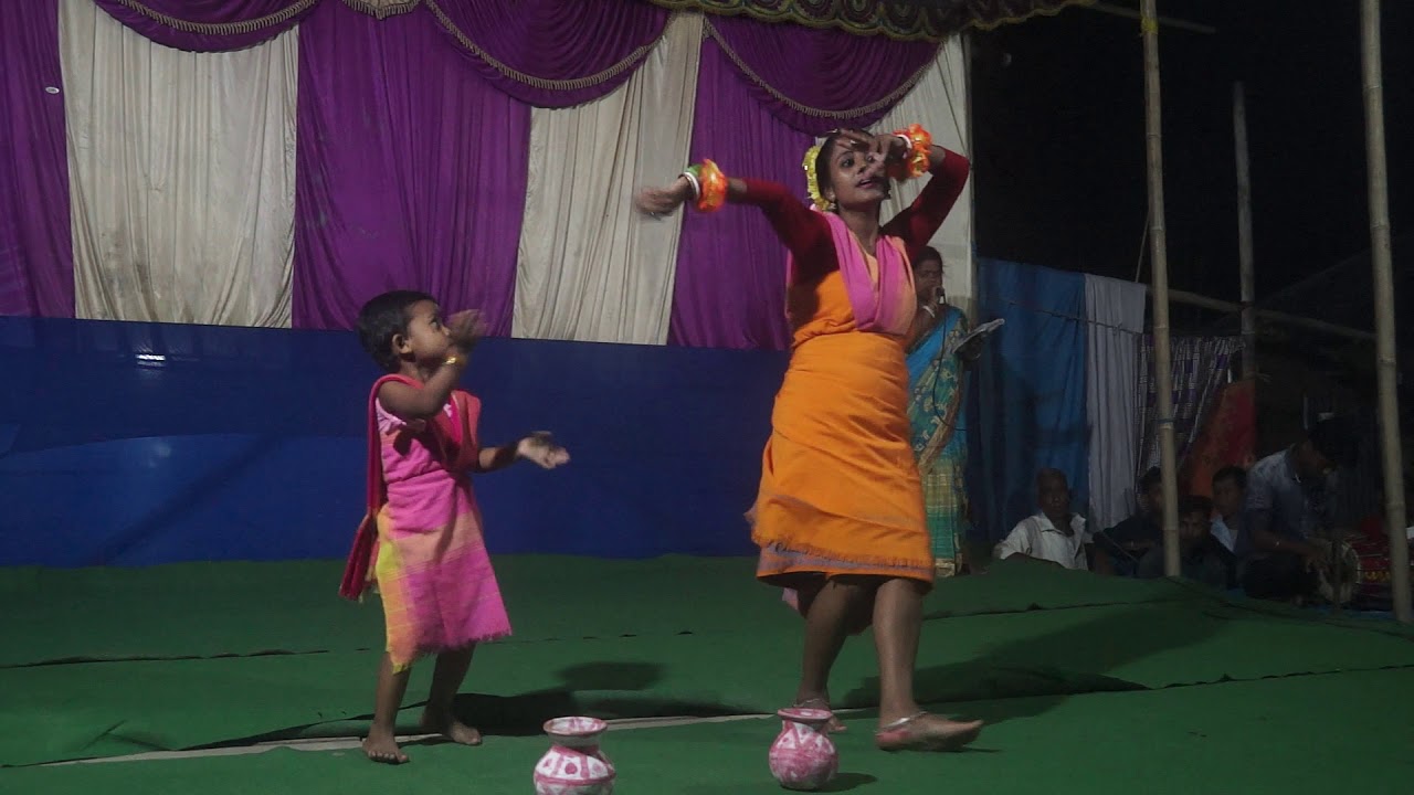 কাকতে কলসী নিয়া নদীর ঘাটত দেখং আসিয়া ।। ভাওয়াইয়া গানের অভিনয়ত অর্চনা বর্মন ও গানত অনিতা রায় ।।