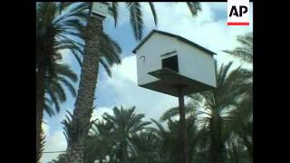 Birds bridge cultural divide in Middle East