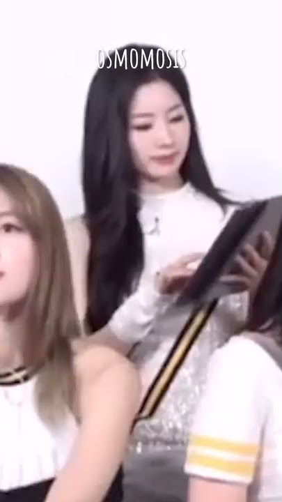 dahyun exposing jihyo and nayeon's meme faces