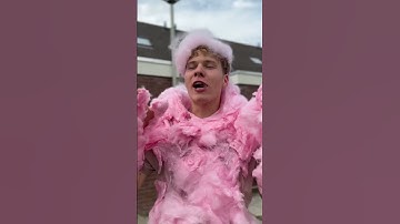 Quinn = een suikerspin? 🍡 Wat is jouw favoriete snoep 🍭 🤔 @jaydenlans