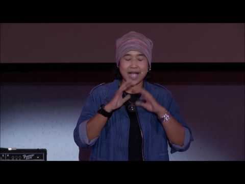 ชีวิตไม่มีไอดอล | Pattraporn Sangphuangthong | TEDxKMITL