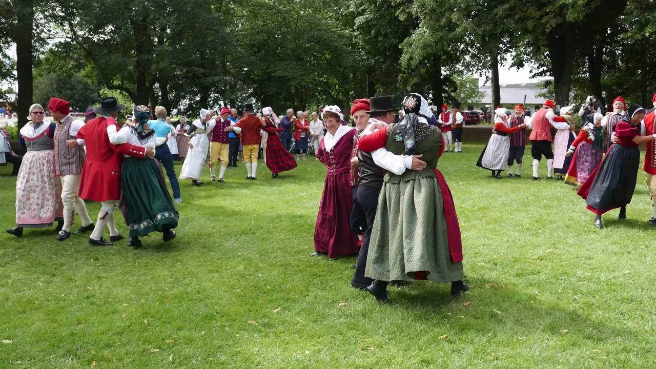 Folkedans i Andelslandsbyen Nyvang, Holbæk 7 August 2016