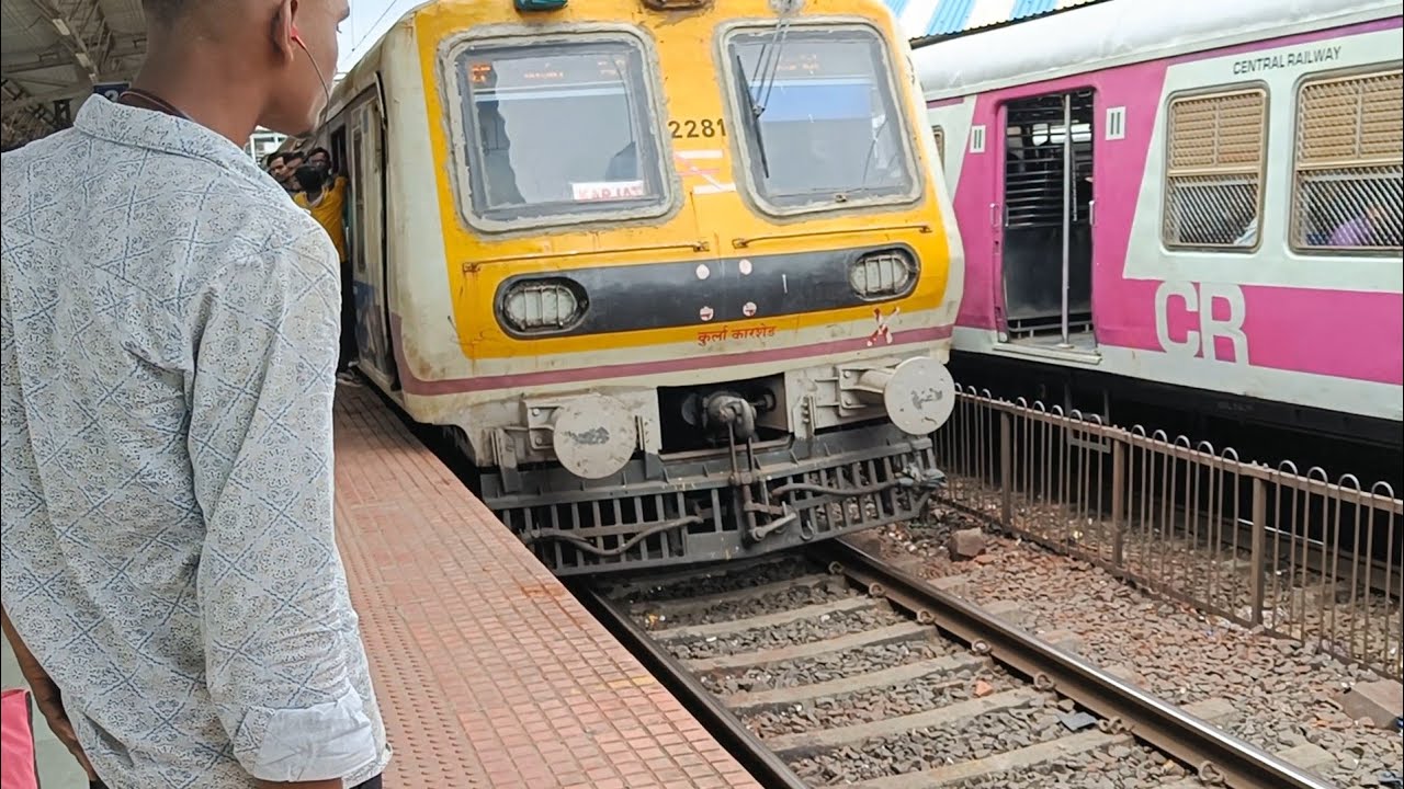 Mumbai CSMT Fast Local Train at Diva Jn platform no 2 - YouTube