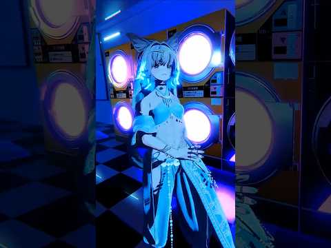 暴れまわってたらベットにぶつかった #vrc #vrchat #shortsのサムネイル