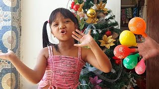 Margaux Play Filling Water in Balloons Daddy Finger Nursery Rhymes | Learn Colors With Balloons