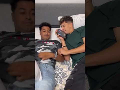 صاحبتي بتخوني مع صاحبي