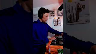 Happy Hardcore Music mix. Live tonight!