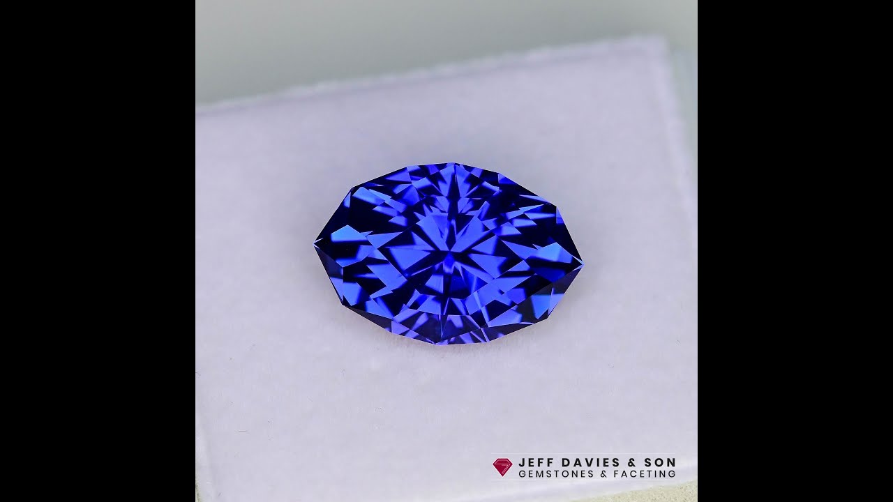 13.80ct vivid Royal blue Sapphire - Czochralski