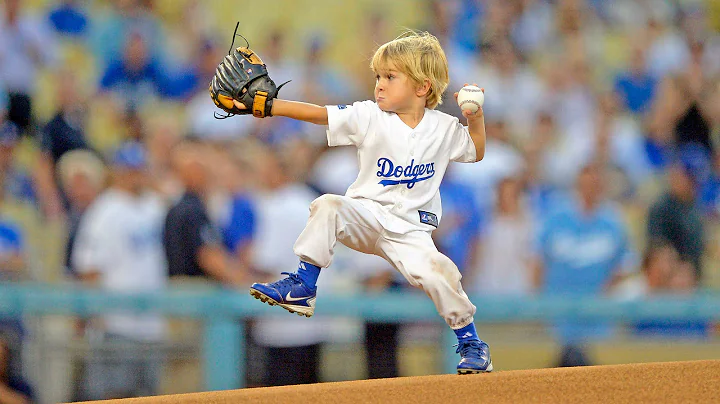 Preschooler throws first pitch at MLB game - Baseball Kid Christian Haupt  www.cathy-byrd.com - DayDayNews