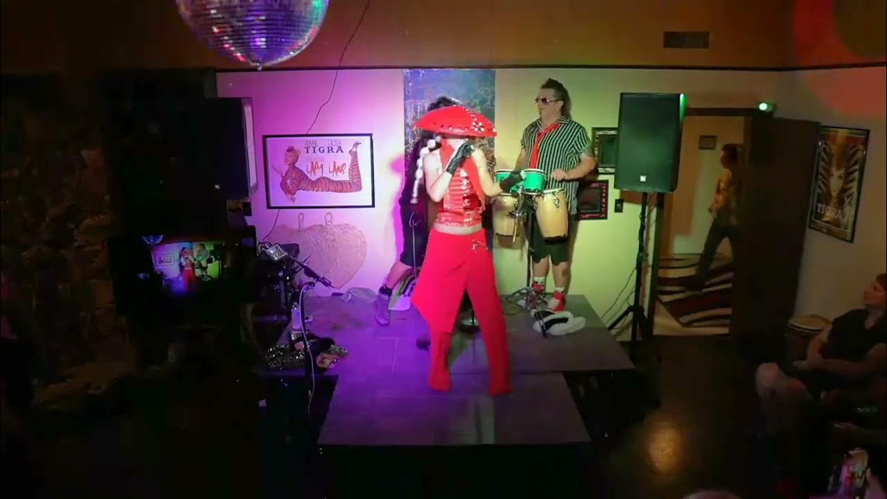 Santa Jamaica Jolly Old St Nicholas vs Santa Jamaica Live Acoustic - #1 on iTunes and Amazon Santa Jamaica Jolly Old St Nicholas vs Santa Jamaica Live Acoustic - #1 on iTunes and Amazon