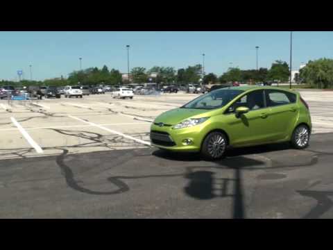Ford Fiesta squeals some wheel - YouTube