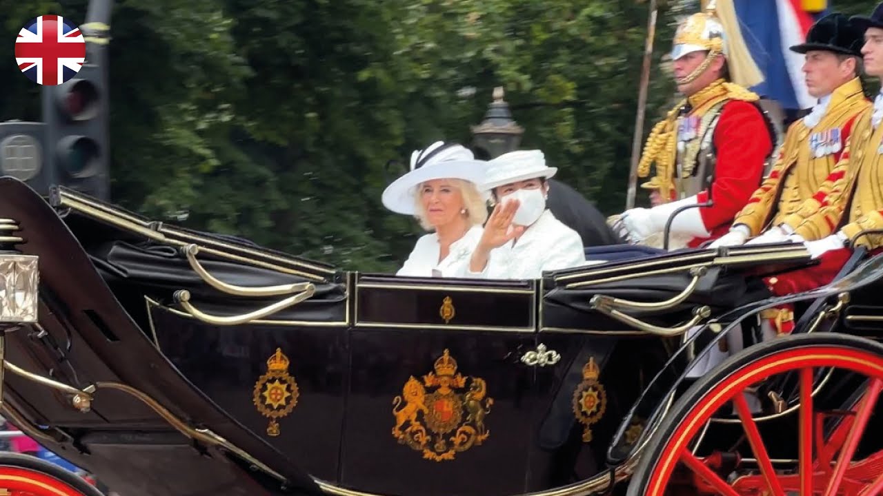 参列者目線の馬車パレード 🇯🇵 雅子様、馬の毛アレルギーの為マスク着用