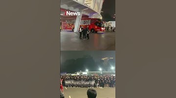 Bus Timnas Indonesia Tiba, Ultras Garuda Getarkan SUGBK |  #shorts
