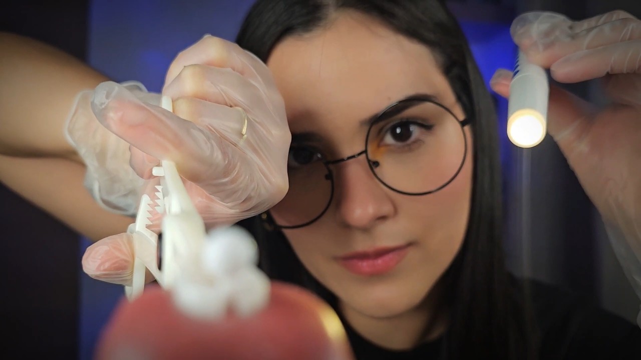 ASMR ROLEPLAY Colocando PIERCING em Você ✨️